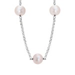 Ladies Pearl Necklace / Silver